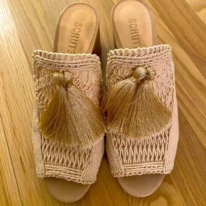 Schutz size 8 straw sandal with tassel block heel